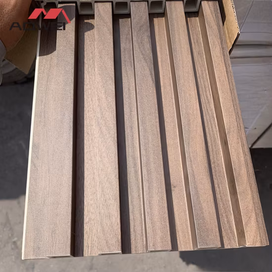 Cina Scheda WPC per interni ed esterni 1220X2440mm per uso edile