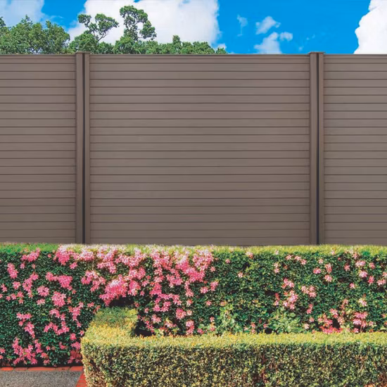 Recinzione in WPC composita in plastica e legno impermeabile, privata e facile da installare per uso esterno